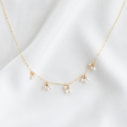 Collier chaine avec breloques en perles ALMA