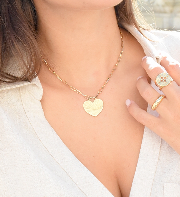 COLLIER